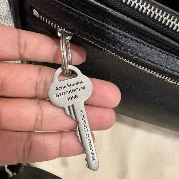 Acne Studio Camero Black Leather Camera Shoulder Bag - Picture 7 of 14